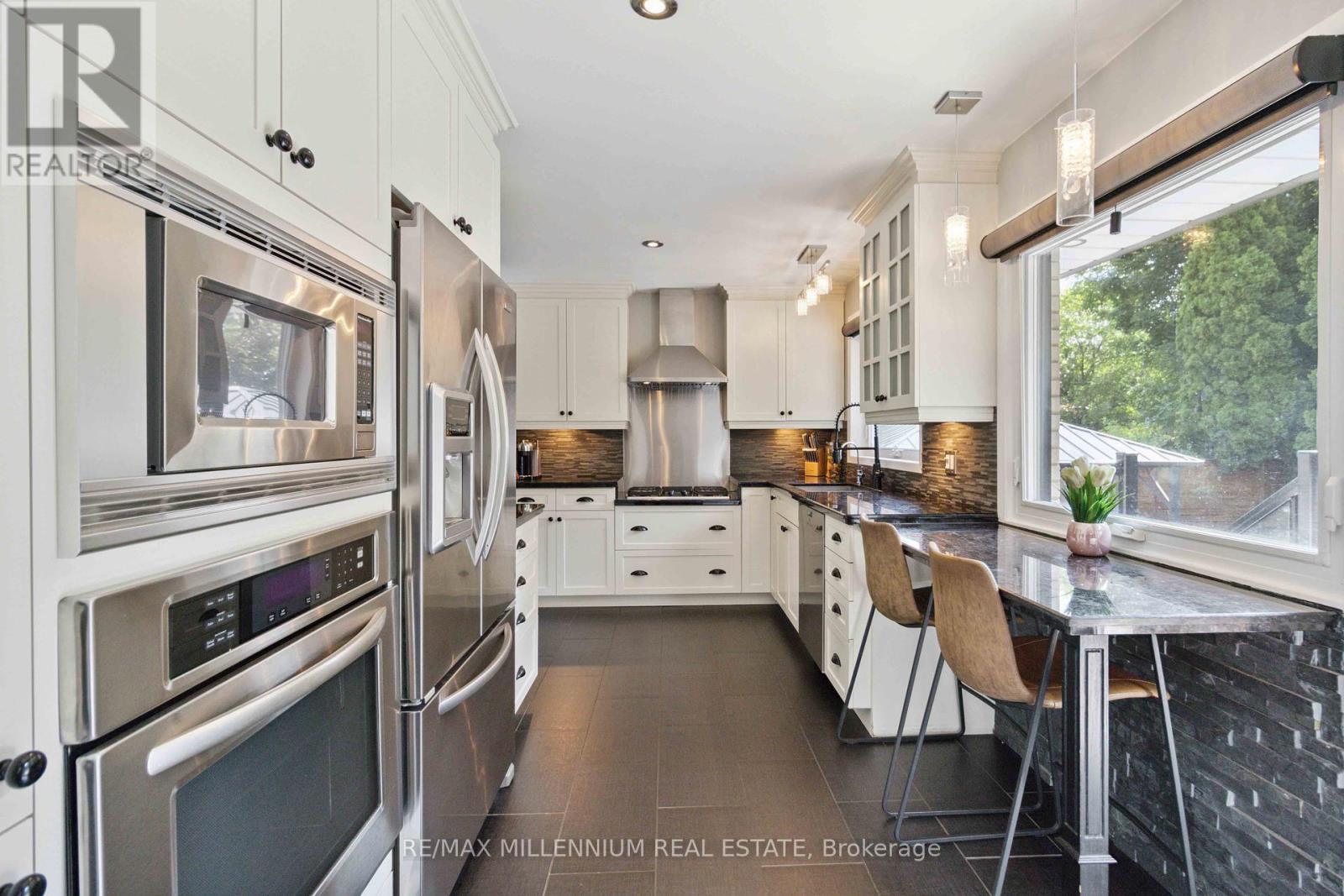 250 DAPHNE AVENUE - 13