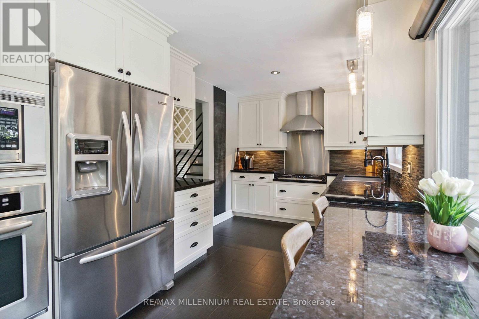 250 DAPHNE AVENUE - 14