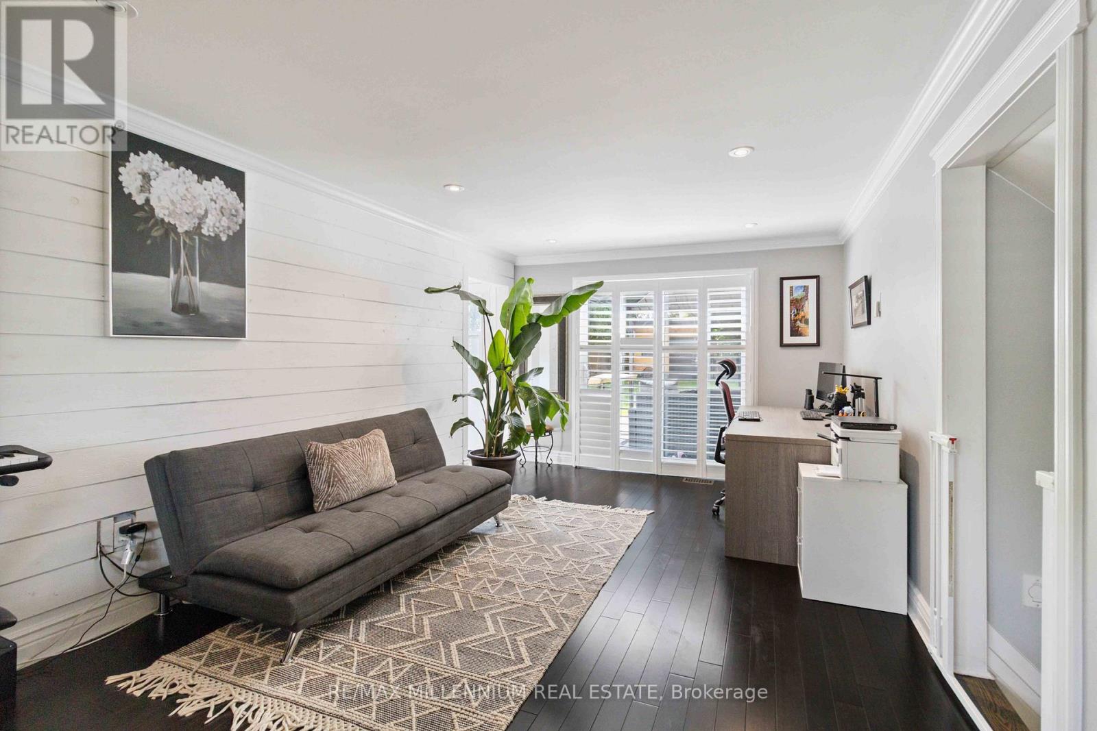 250 DAPHNE AVENUE - 20