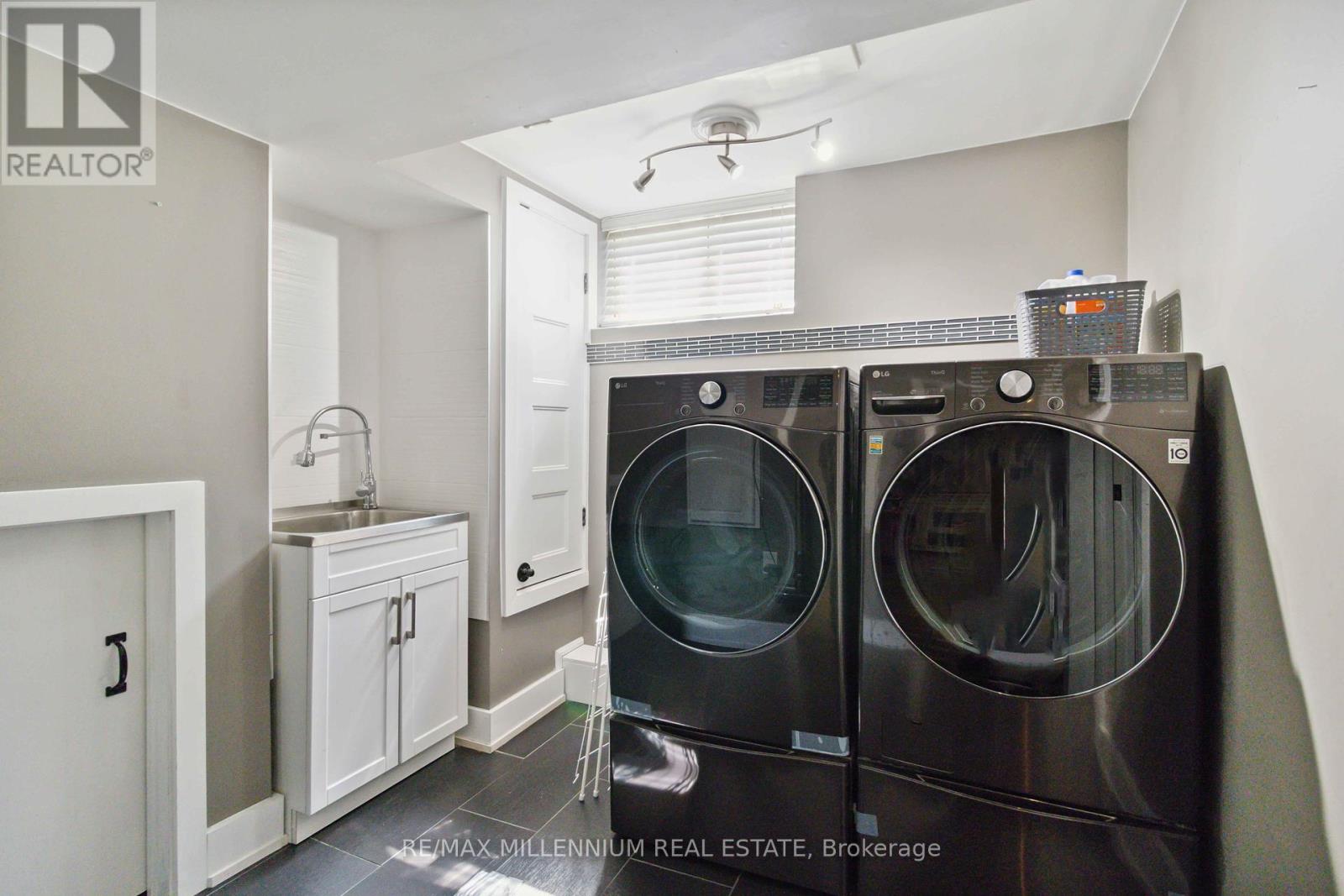 250 DAPHNE AVENUE - 38