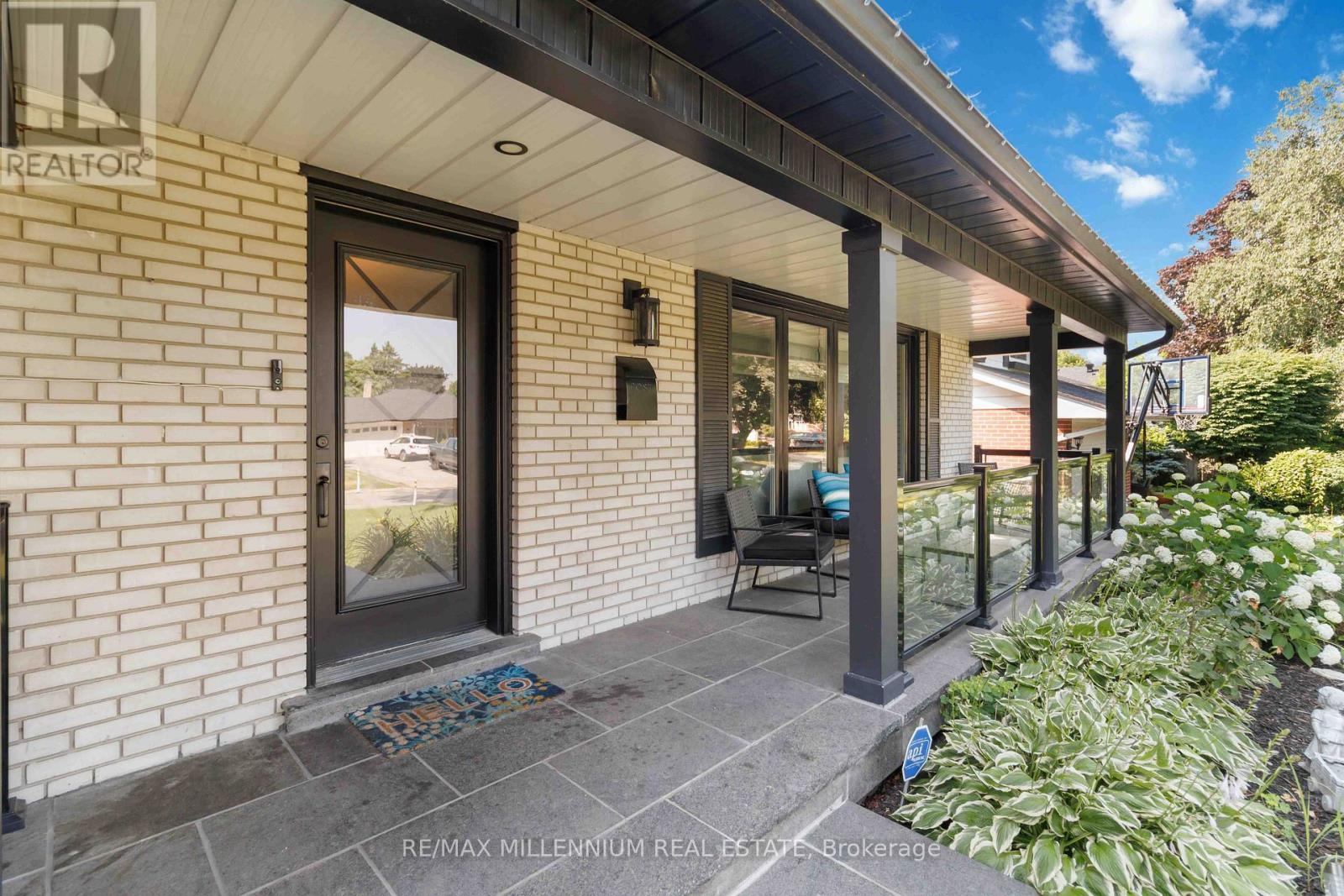 250 DAPHNE AVENUE - 5