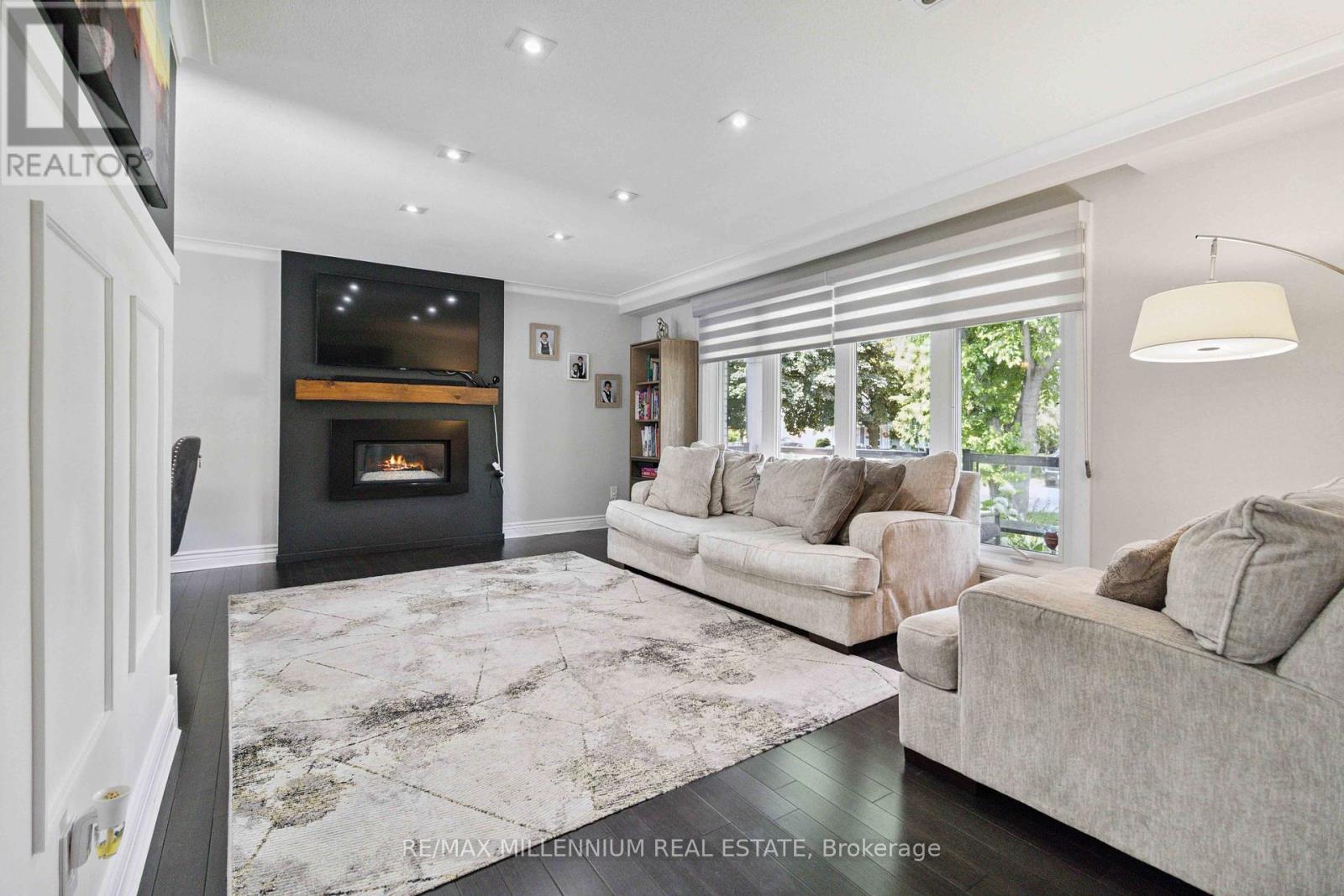 250 DAPHNE AVENUE - 7