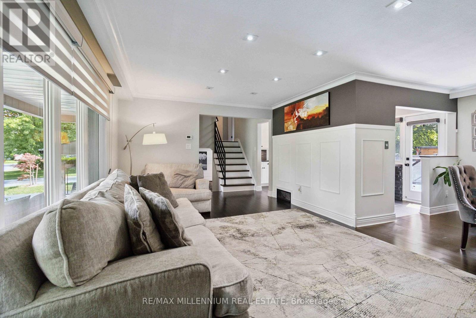 250 DAPHNE AVENUE - 8