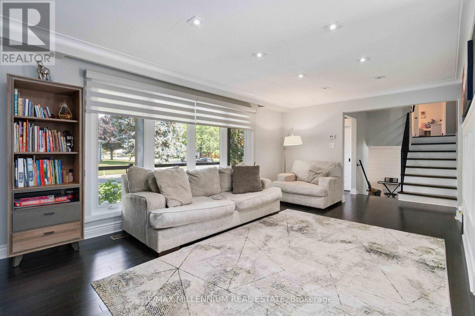 250 DAPHNE AVENUE - 9