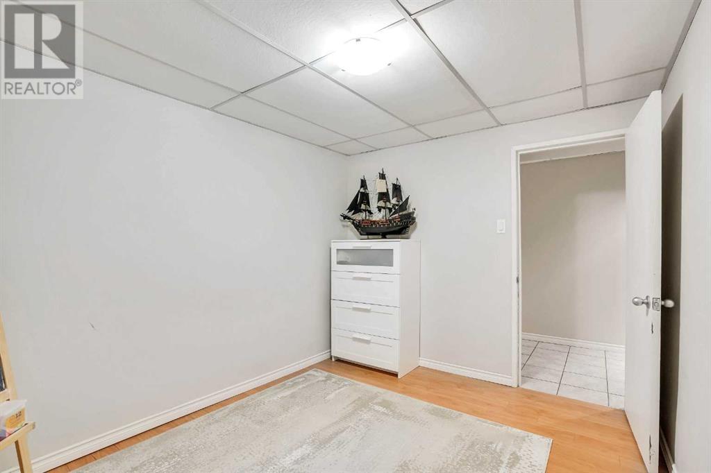 Single Family House Bungalow for Sale in  Harrow Crescent SW Haysboro Calgary 