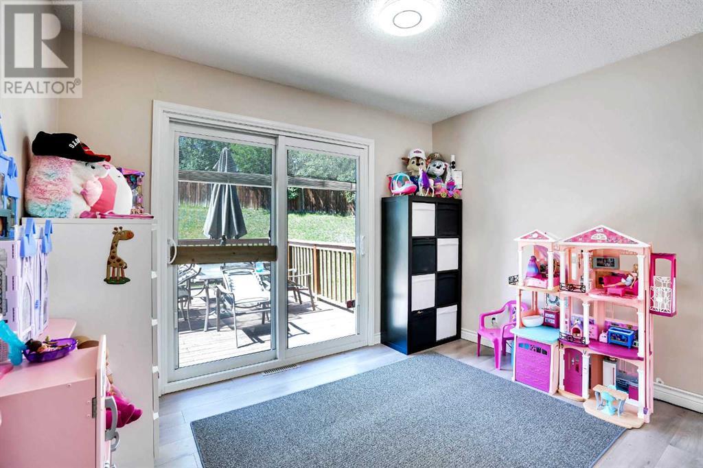 Single Family House Bungalow for Sale in  Harrow Crescent SW Haysboro Calgary 