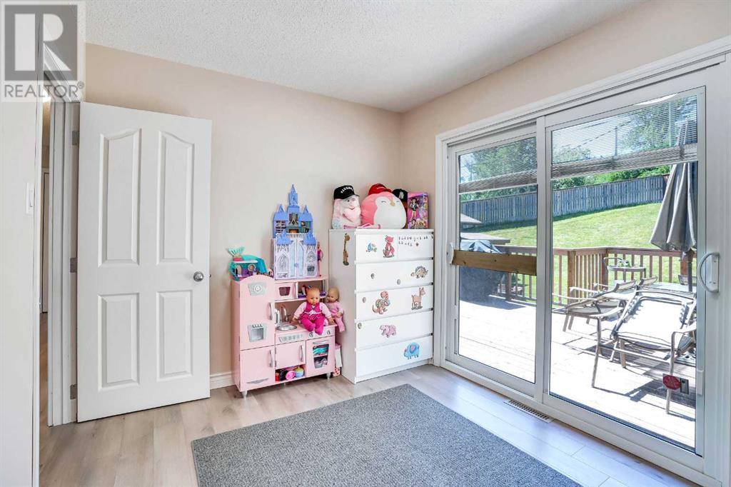 Single Family House Bungalow for Sale in  Harrow Crescent SW Haysboro Calgary 