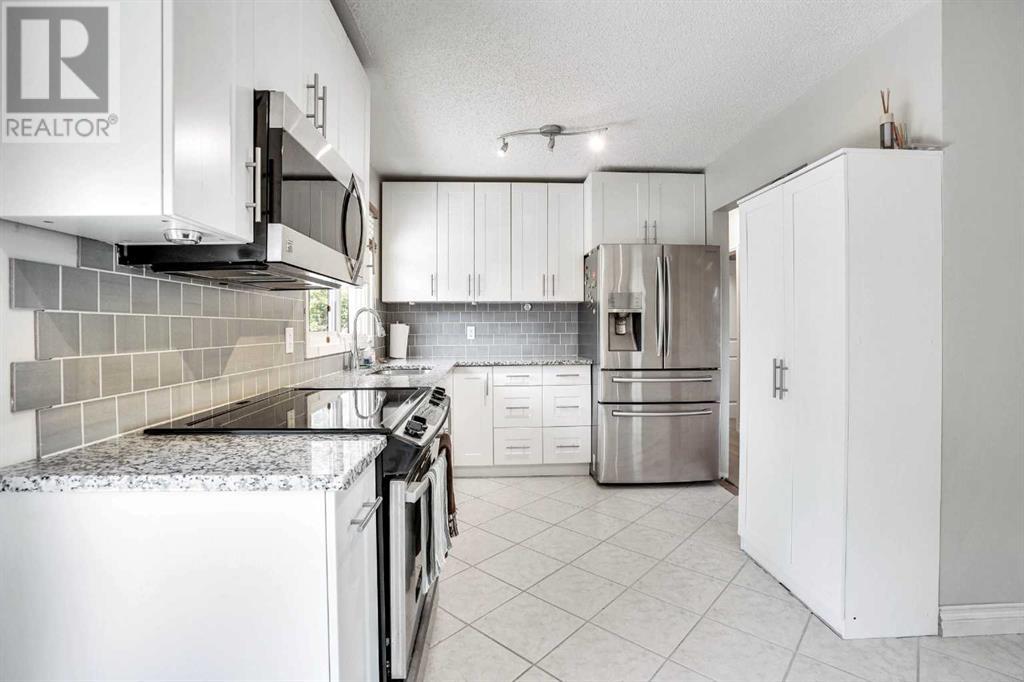 Single Family House Bungalow for Sale in  Harrow Crescent SW Haysboro Calgary 