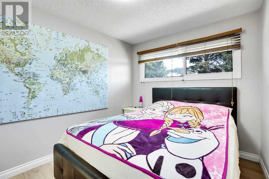 Single Family House Bungalow for Sale in  Harrow Crescent SW Haysboro Calgary 