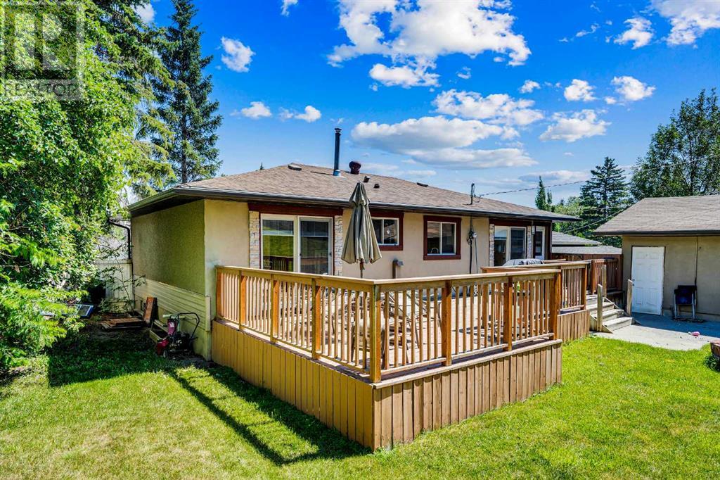 Single Family House Bungalow for Sale in  Harrow Crescent SW Haysboro Calgary 