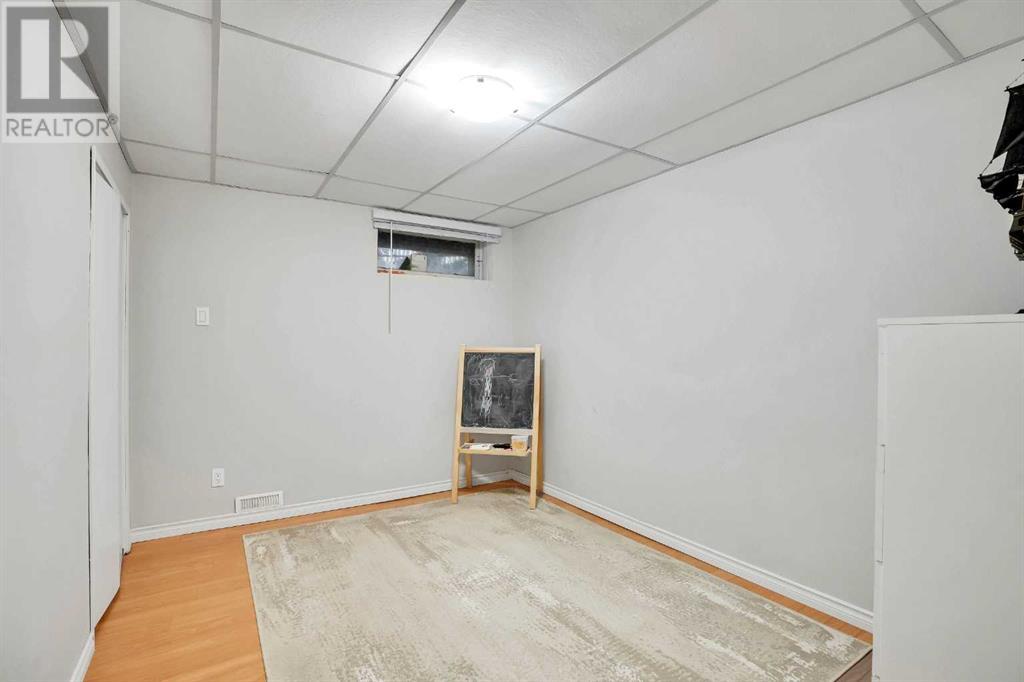 Single Family House Bungalow for Sale in  Harrow Crescent SW Haysboro Calgary 