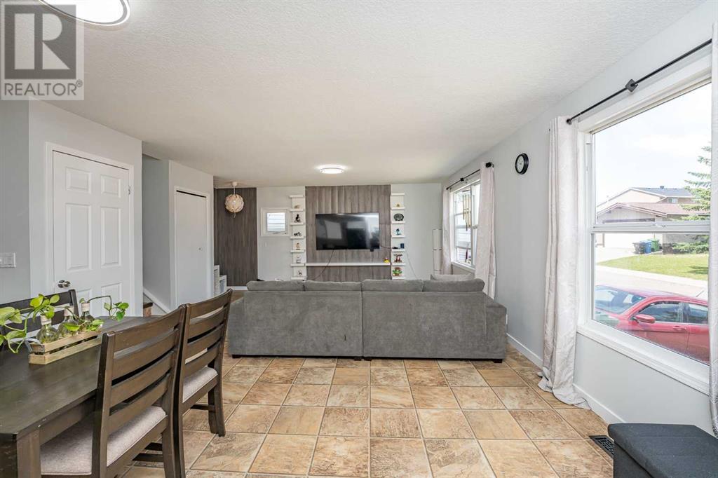 Single Family House 4 Level for Sale in  Castleglen Road NE Castleridge Calgary 