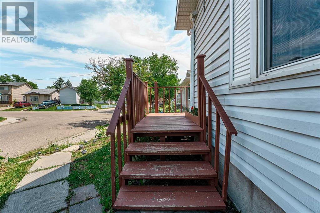 Single Family House 4 Level for Sale in  Castleglen Road NE Castleridge Calgary 