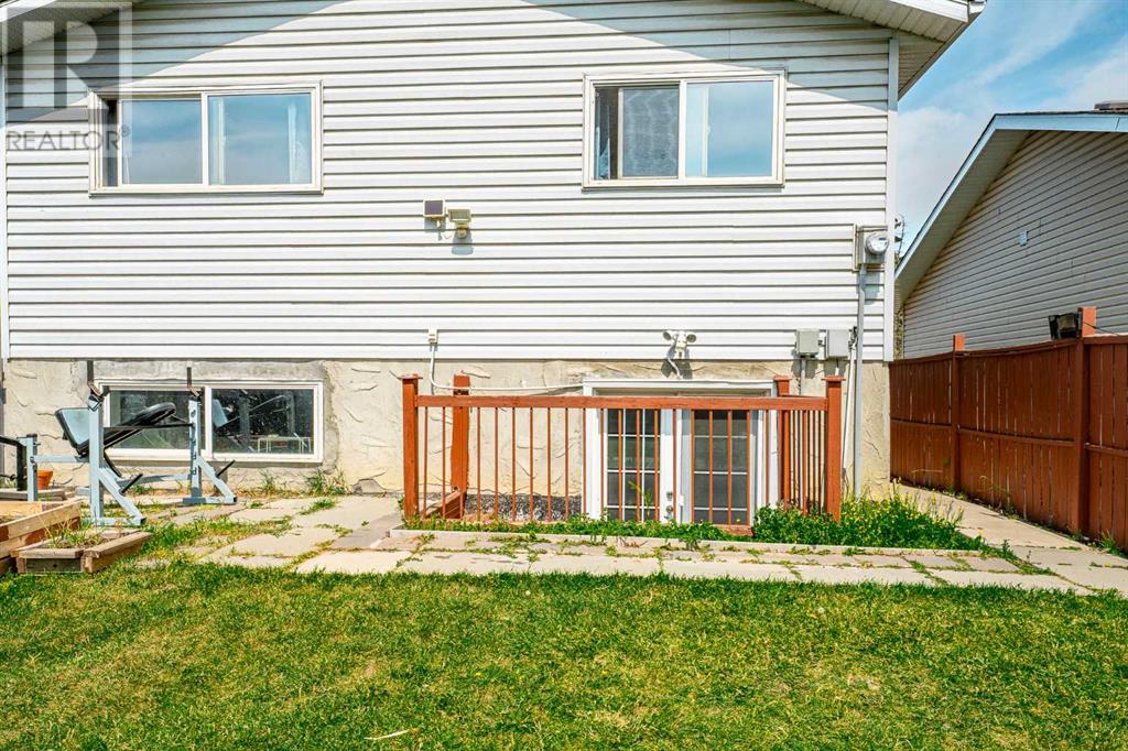 Single Family House 4 Level for Sale in  Castleglen Road NE Castleridge Calgary 
