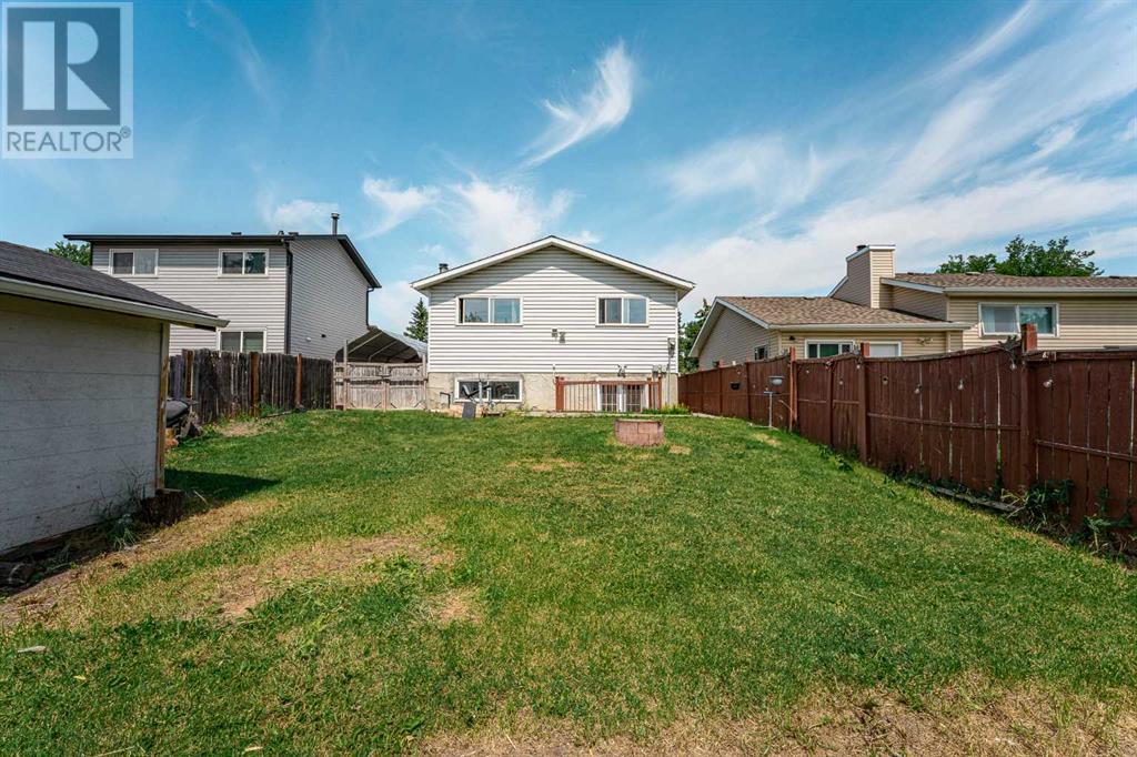 Single Family House 4 Level for Sale in  Castleglen Road NE Castleridge Calgary 