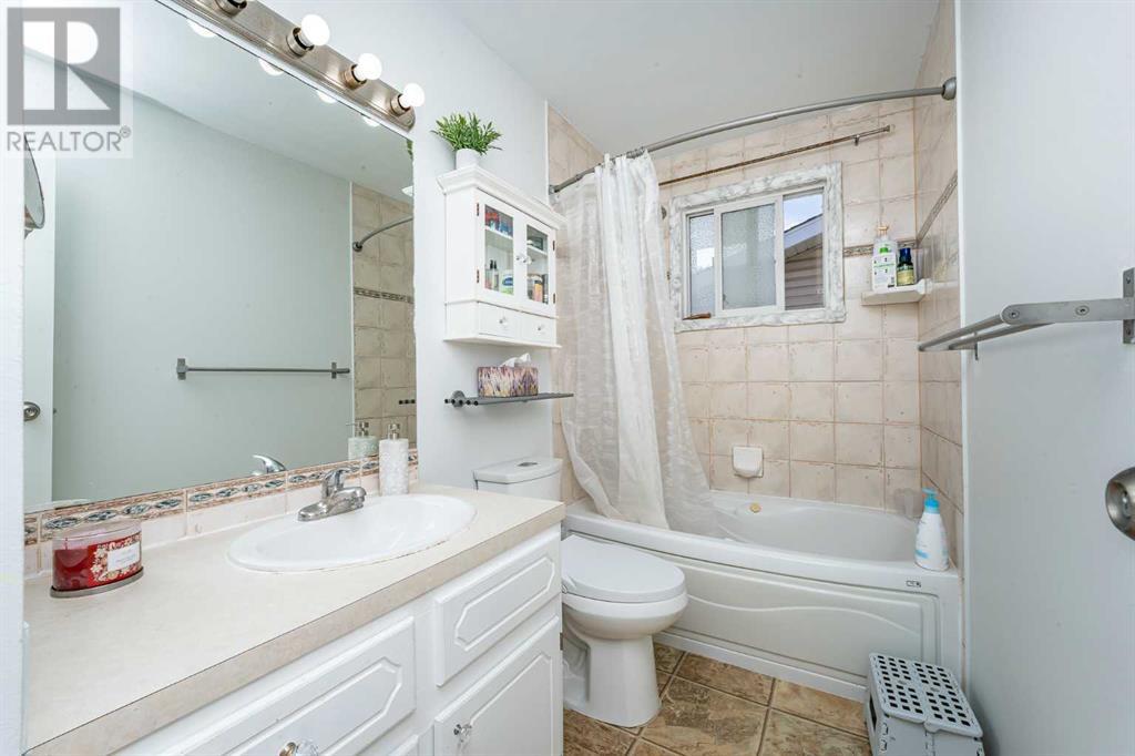 Single Family House 4 Level for Sale in  Castleglen Road NE Castleridge Calgary 