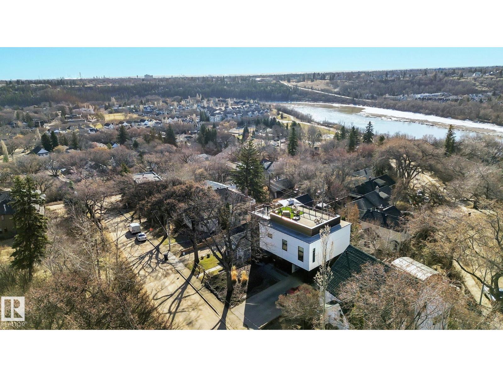 Photo 52 of 9457 100 A Av Nw, Edmonton AB