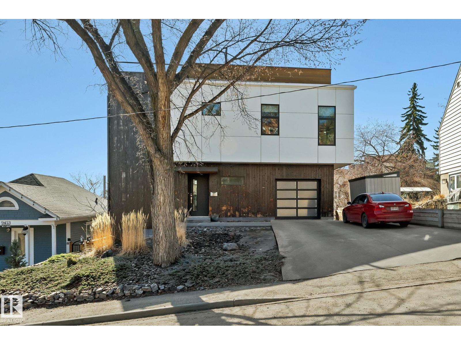 Photo 13 of 9457 100 A Av Nw, Edmonton AB
