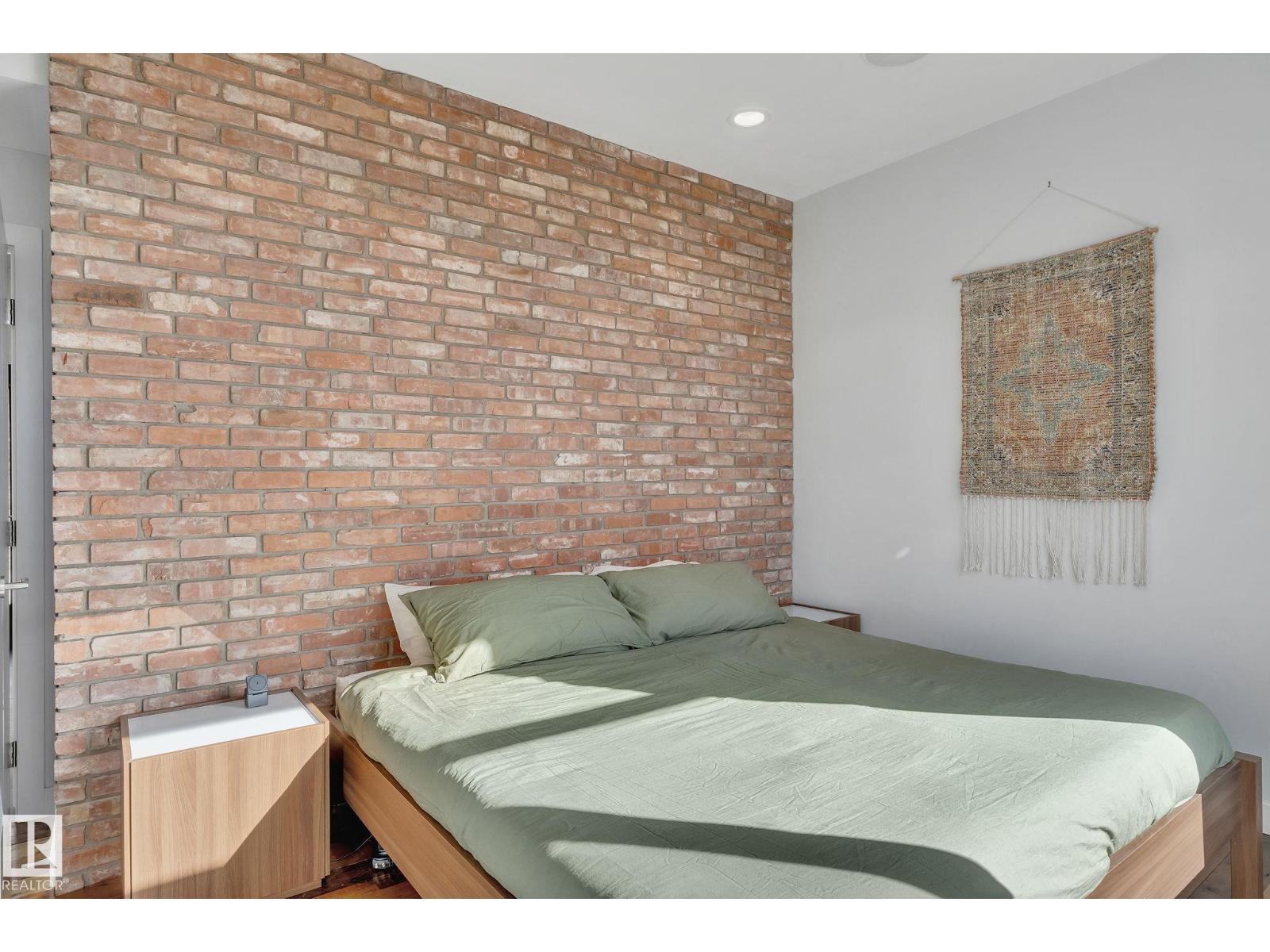 Photo 65 of 9457 100 A Av Nw, Edmonton AB