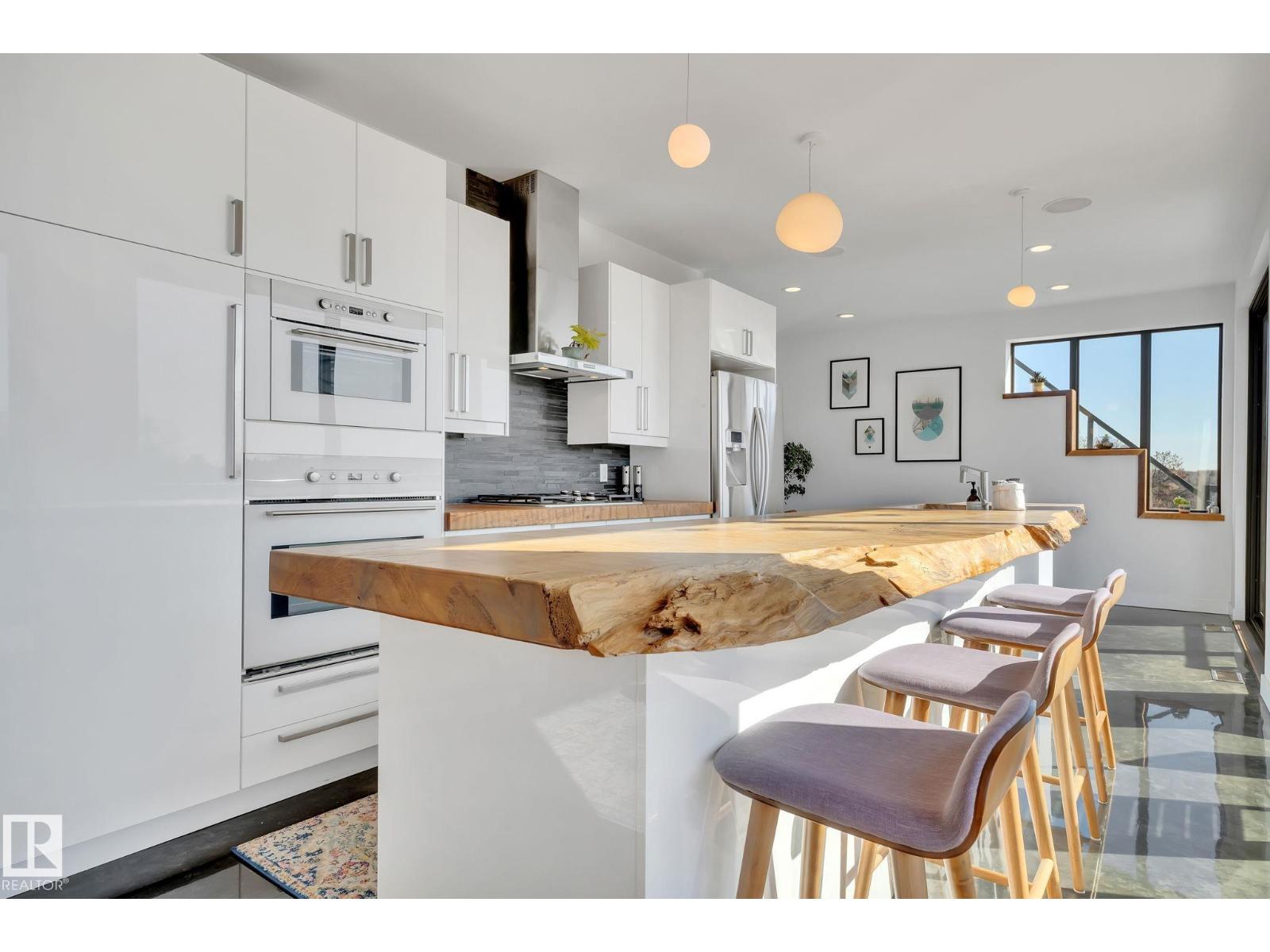 Photo 35 of 9457 100 A Av Nw, Edmonton AB