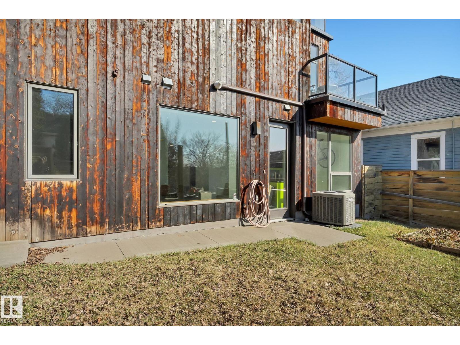 Photo 22 of 9457 100 A Av Nw, Edmonton AB