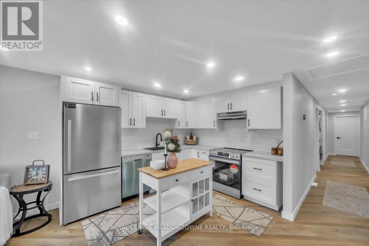 Photo 4 of 80 Mcanulty Boulevard, Hamilton ON
