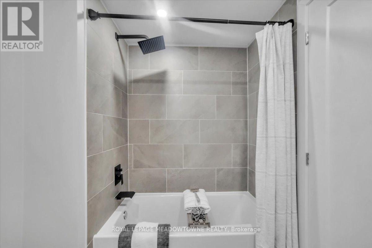 Photo 44 of 80 Mcanulty Boulevard, Hamilton ON