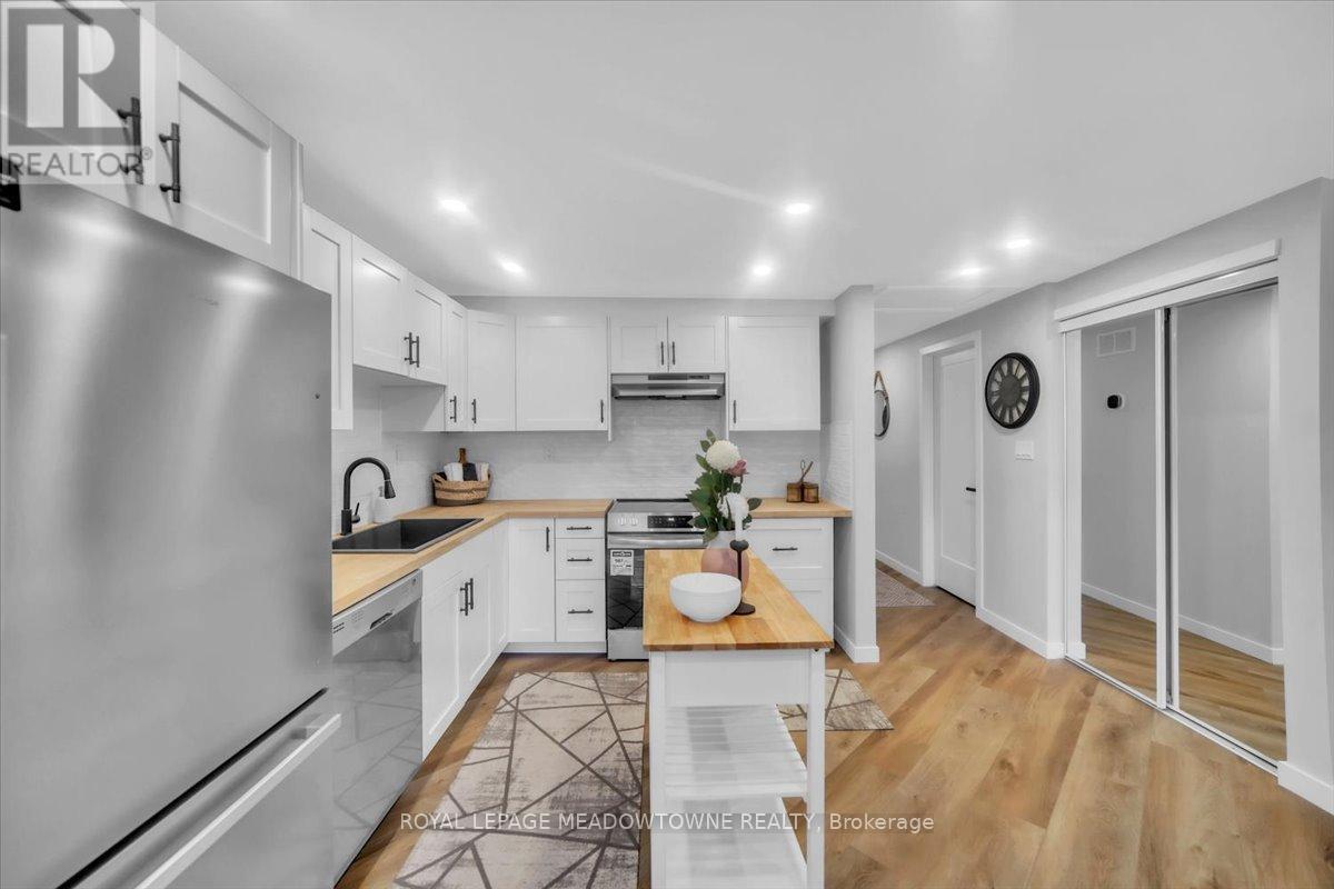 Photo 5 of 80 Mcanulty Boulevard, Hamilton ON