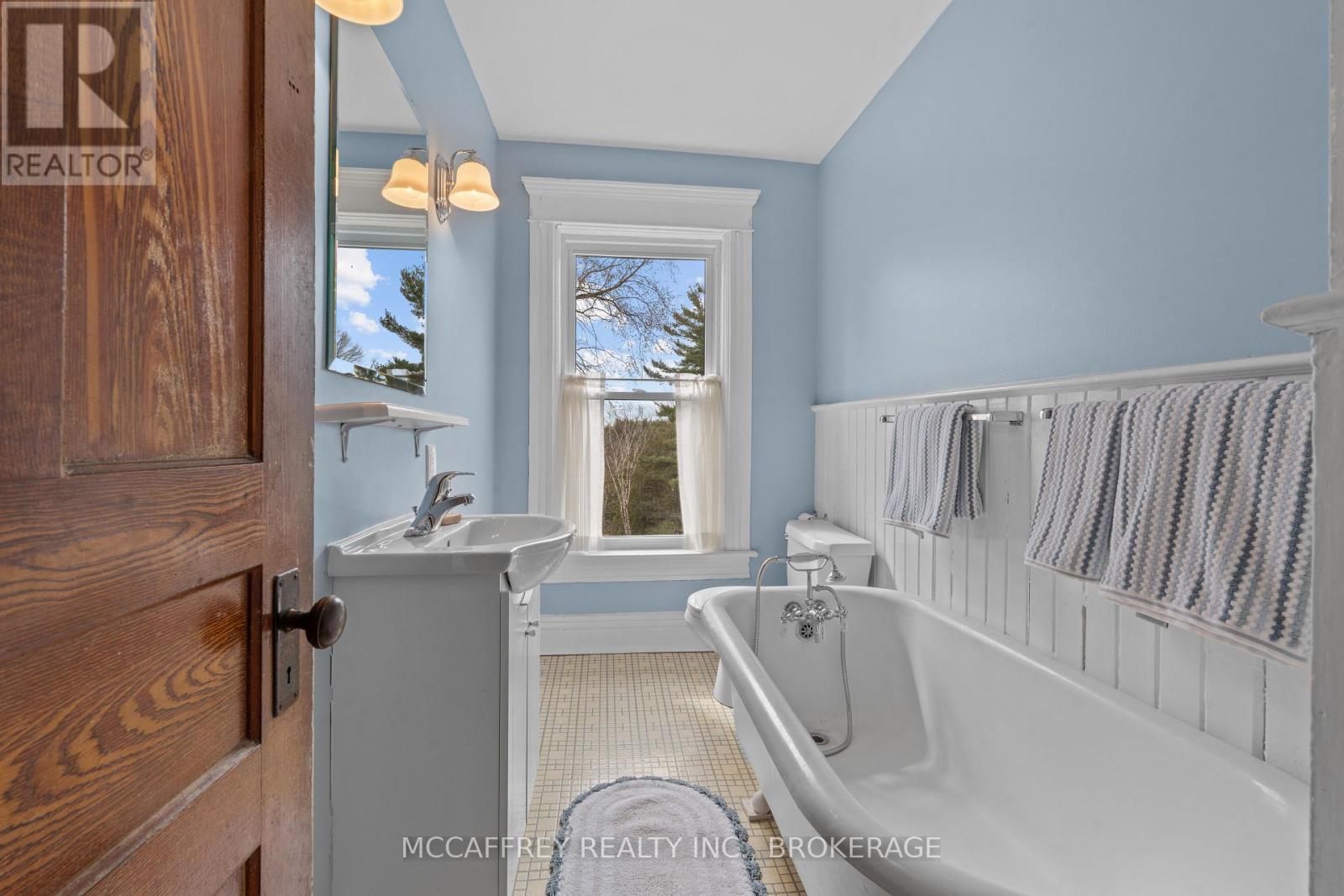 Photo 31 of 5507 Opinicon Road, Frontenac ON