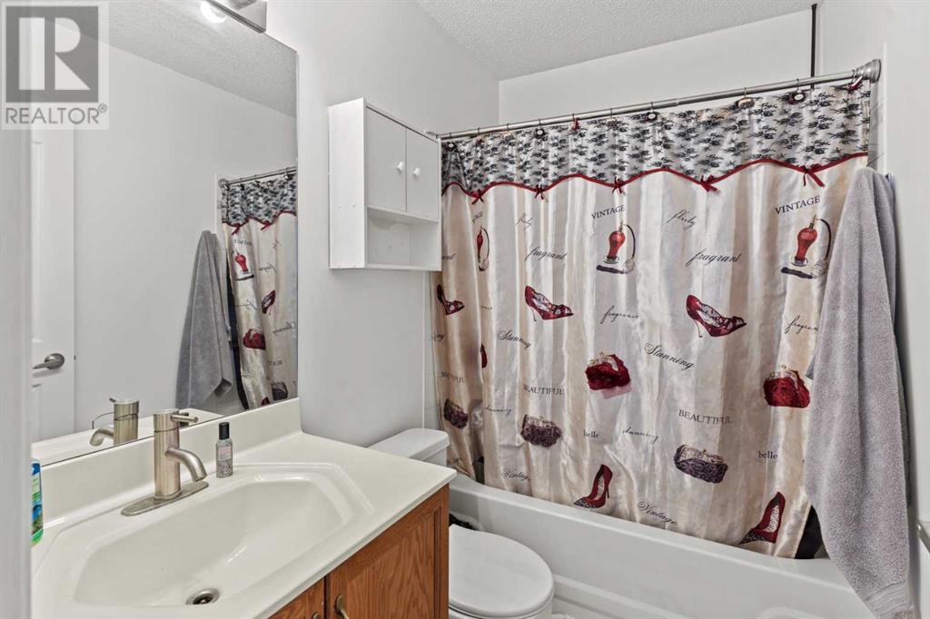 Single Family House for Sale in  Mt Apex Crescent SE McKenzie Lake Calgary 