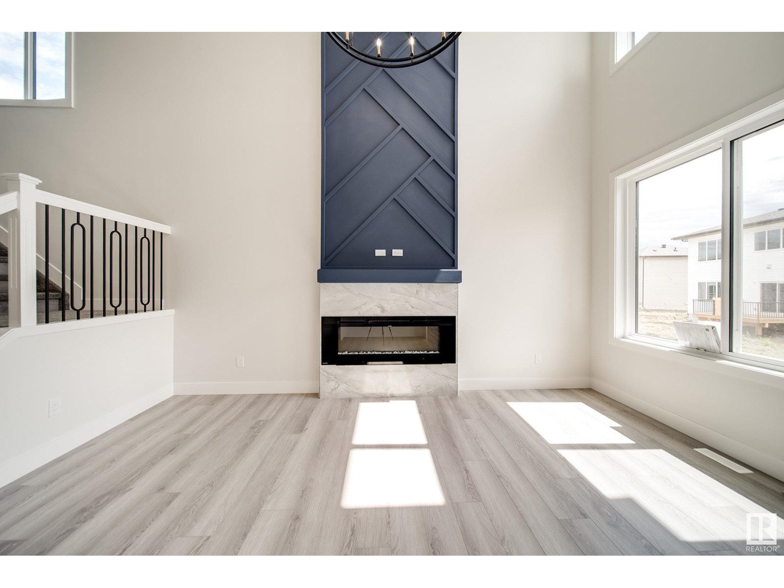 Photo 10 of 8747 183 Av Nw, Edmonton AB