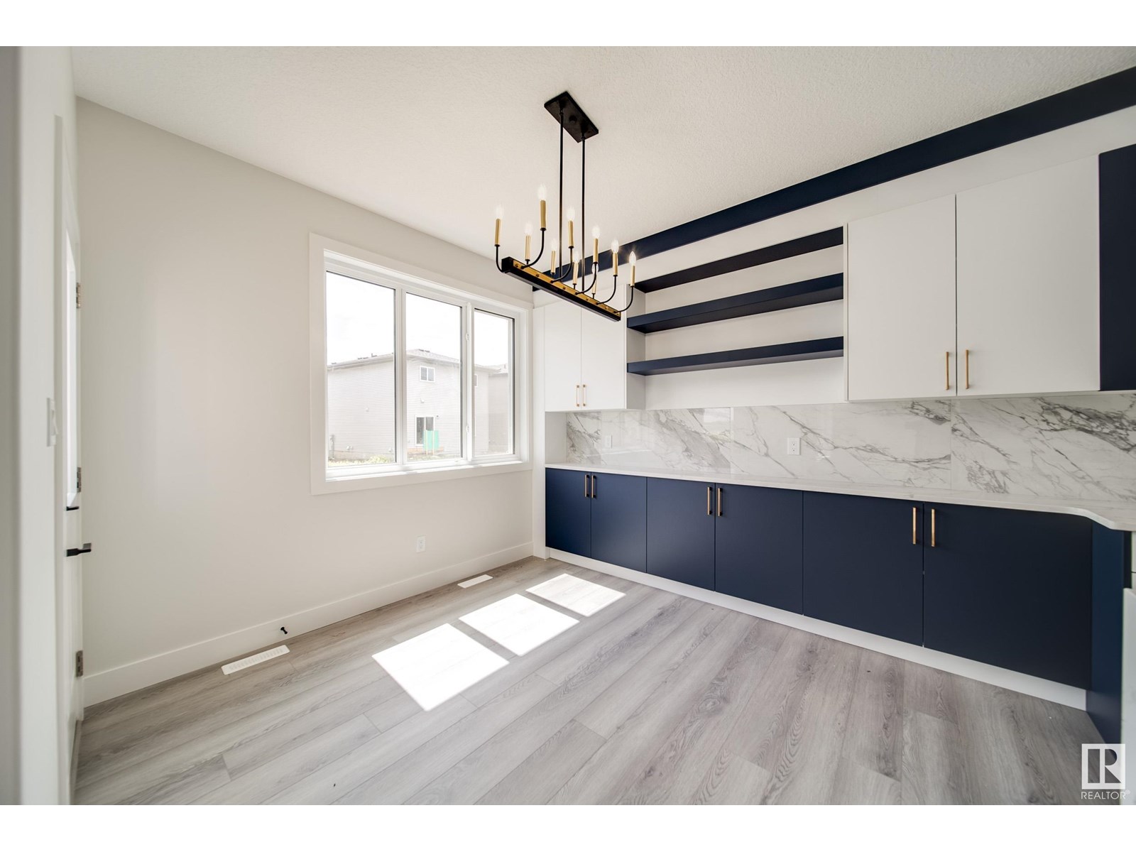 Photo 13 of 8747 183 Av Nw, Edmonton AB