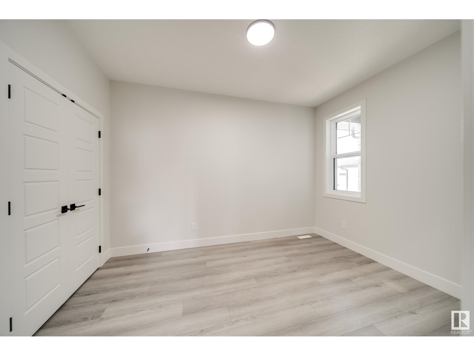 Photo 20 of 8747 183 Av Nw, Edmonton AB