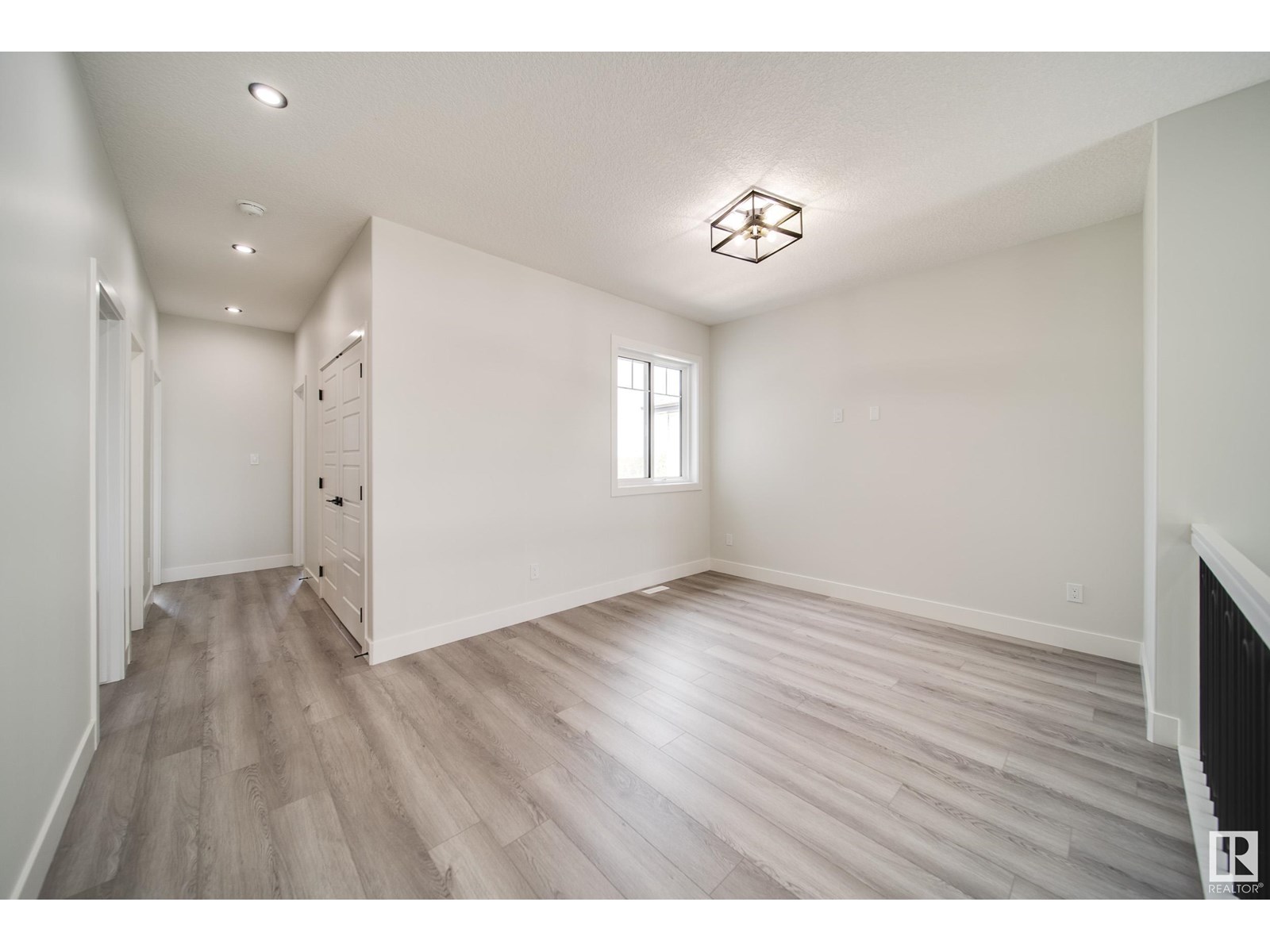 Photo 24 of 8747 183 Av Nw, Edmonton AB