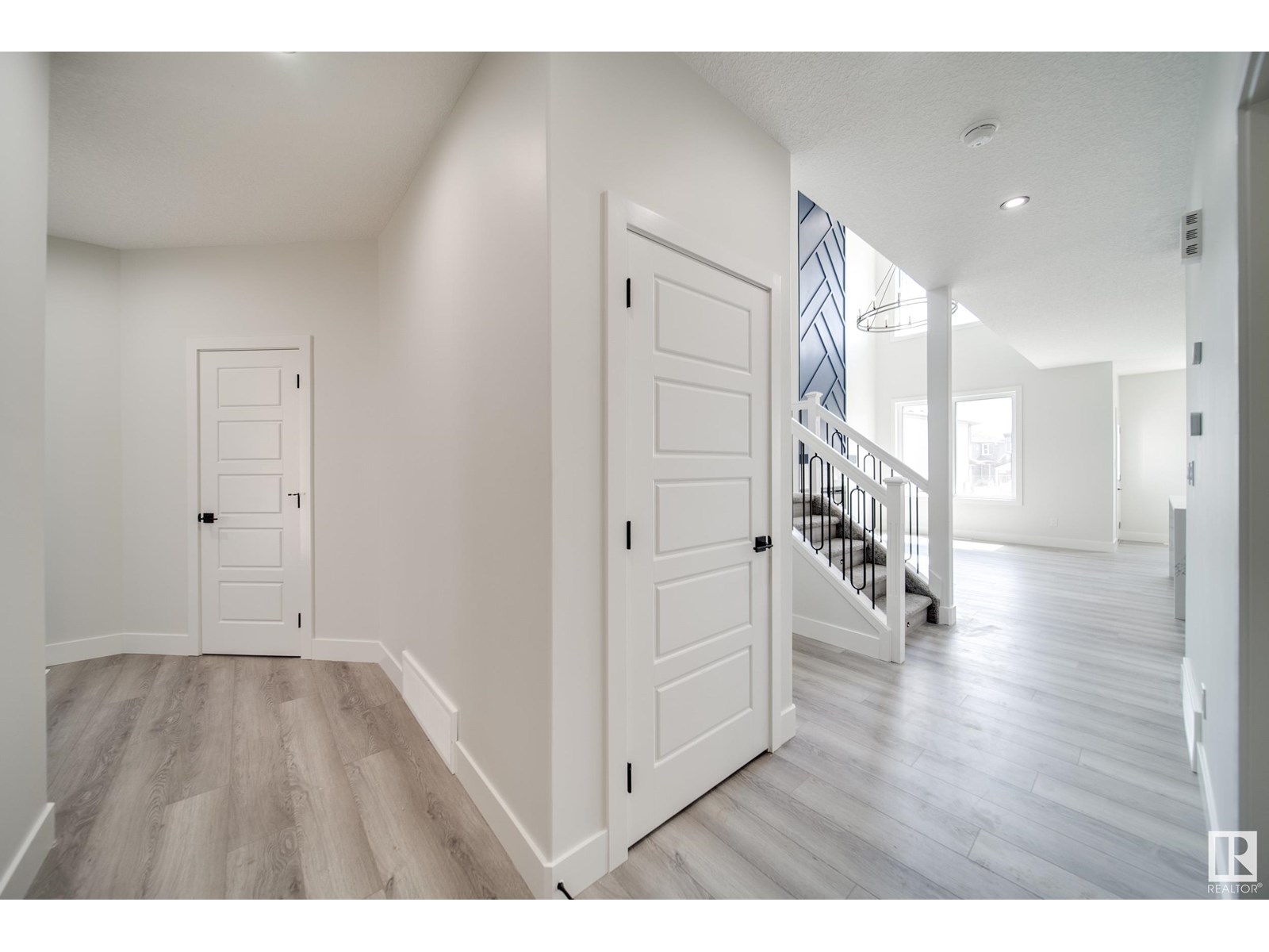 Photo 4 of 8747 183 Av Nw, Edmonton AB