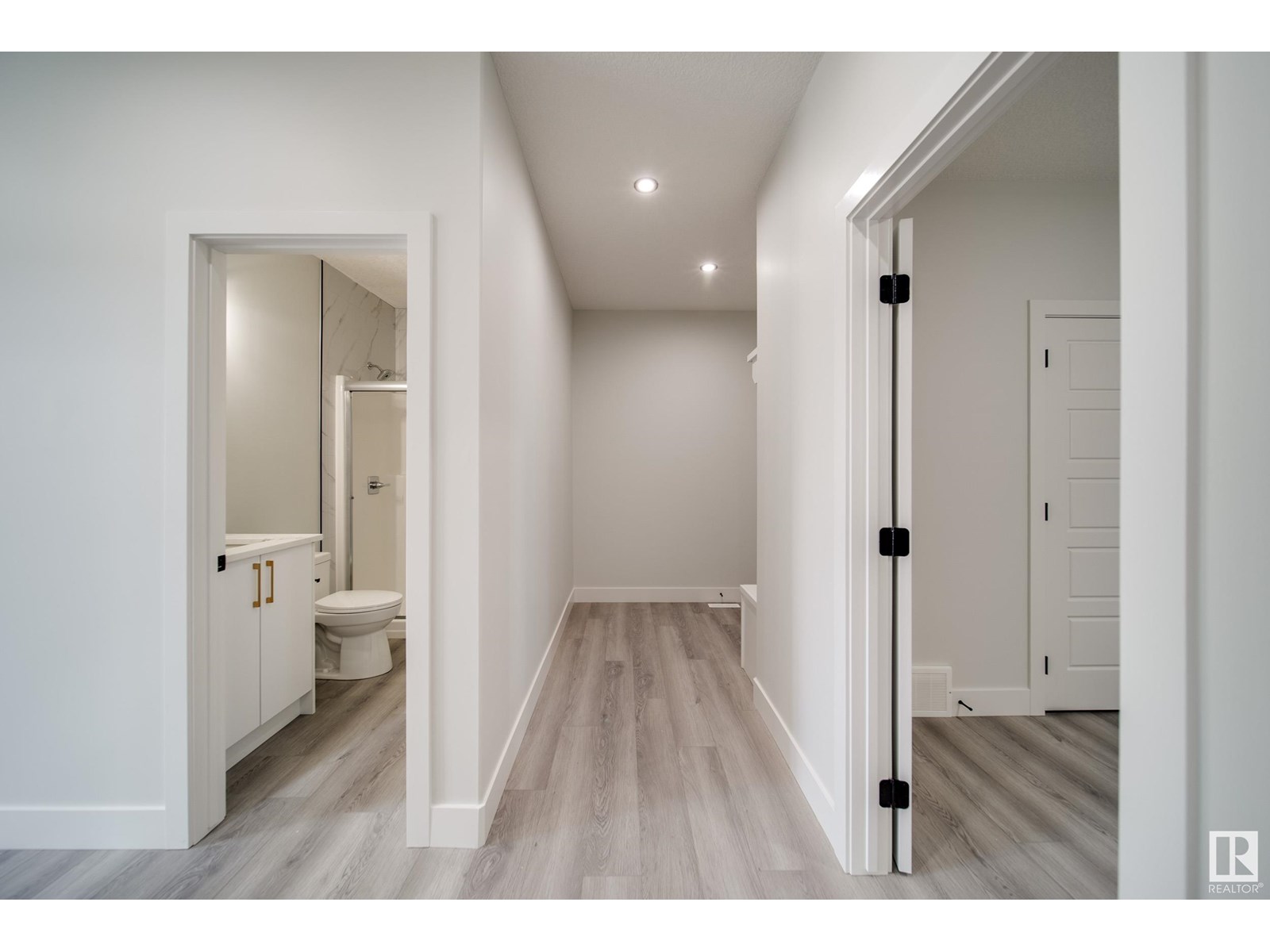 Photo 5 of 8747 183 Av Nw, Edmonton AB