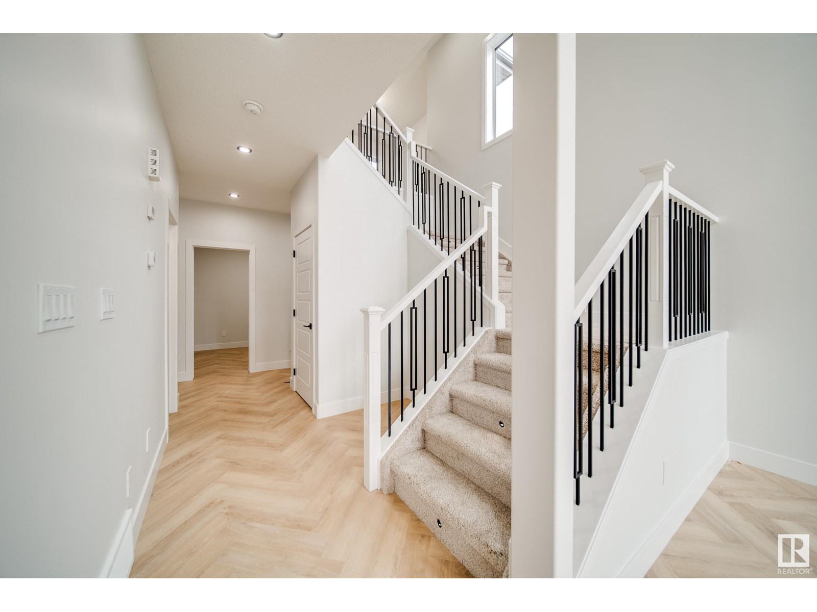 Photo 17 of 8815 183 Av Nw, Edmonton AB