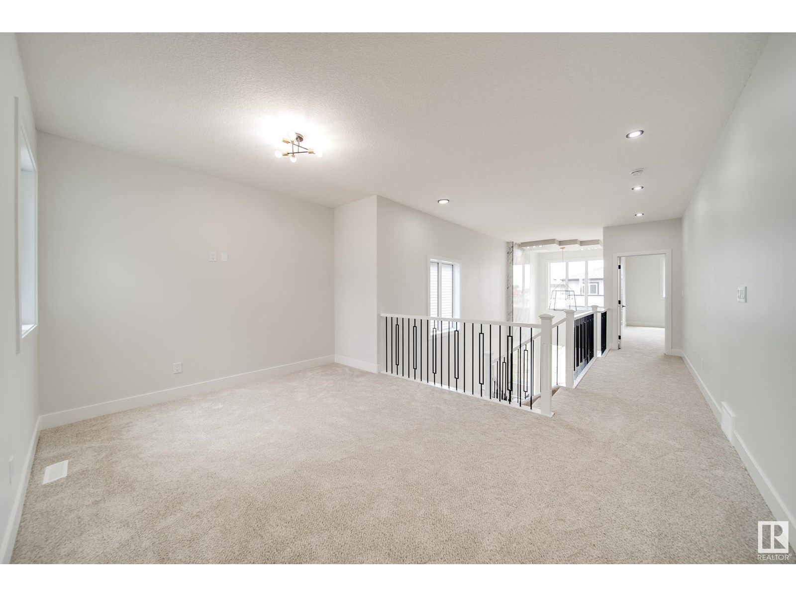 Photo 23 of 8815 183 Av Nw, Edmonton AB