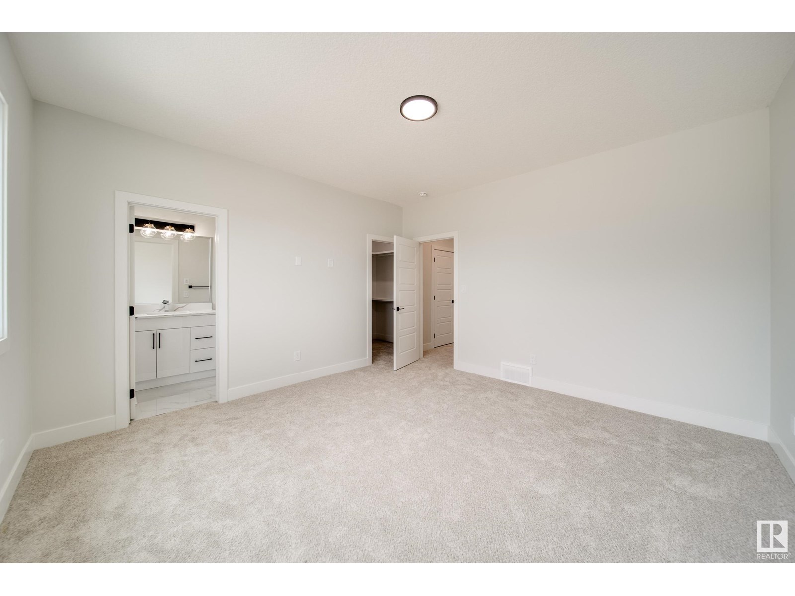 Photo 29 of 8815 183 Av Nw, Edmonton AB