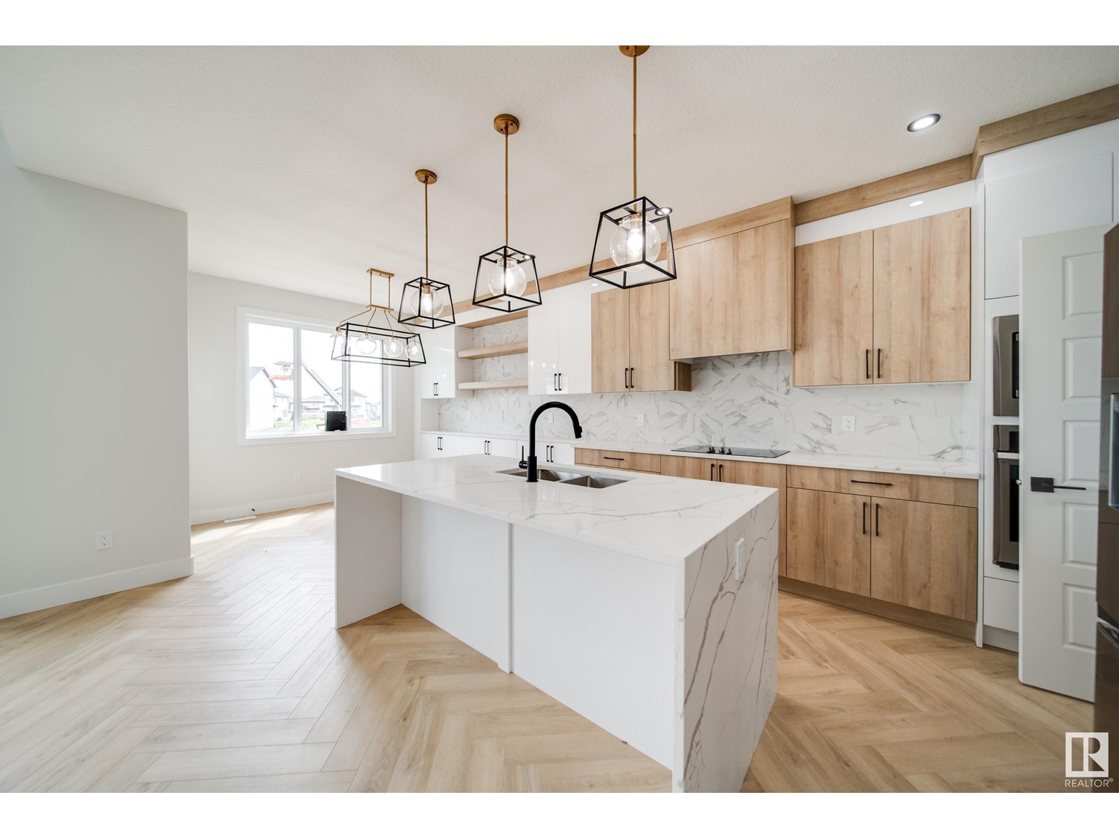 Photo 5 of 8815 183 Av Nw, Edmonton AB