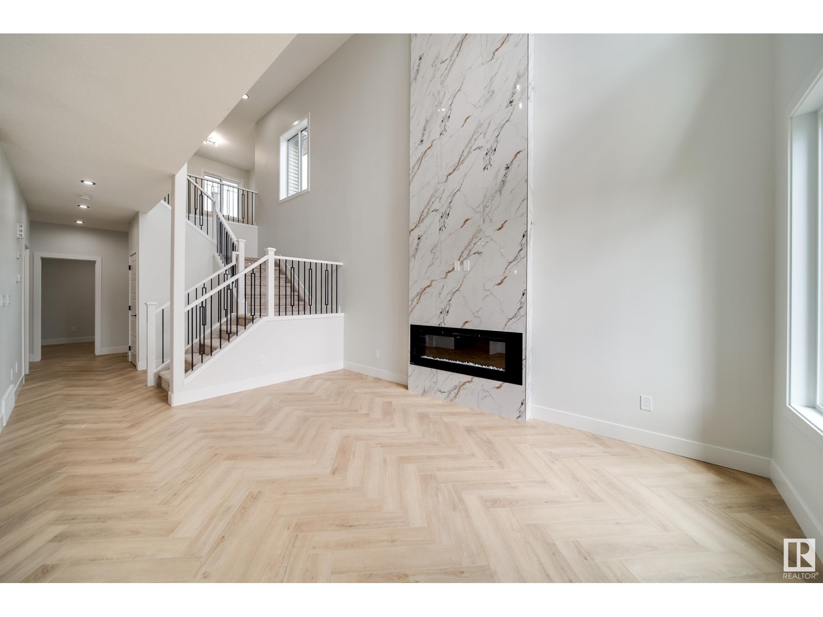 Photo 8 of 8815 183 Av Nw, Edmonton AB