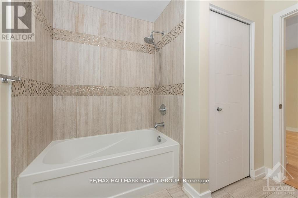 Photo 22 of 2003 40 Nepean Street, Ottawa ON