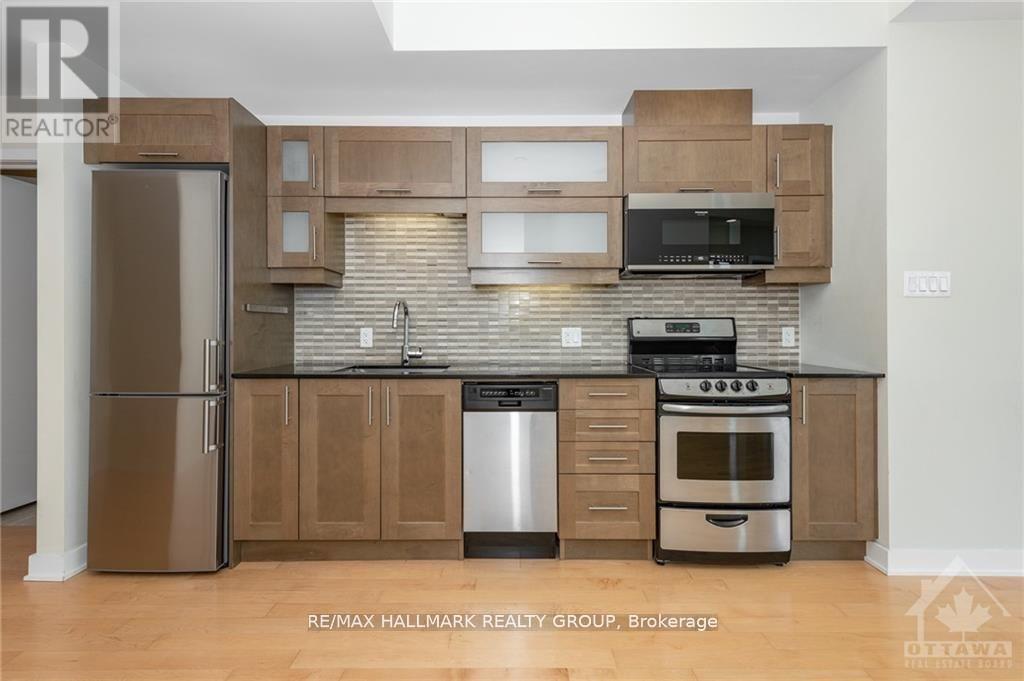Photo 29 of 2003 40 Nepean Street, Ottawa ON