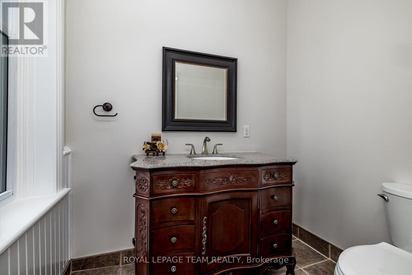 Photo 31 of 294 Dumbrille Street, North Grenville ON