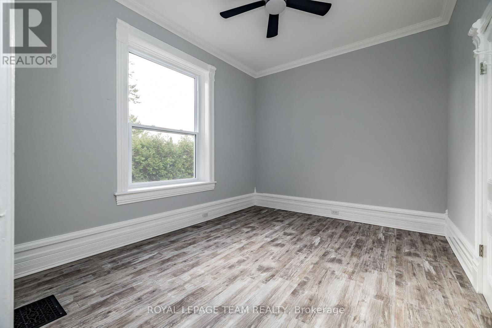 Photo 33 of 294 Dumbrille Street, North Grenville ON