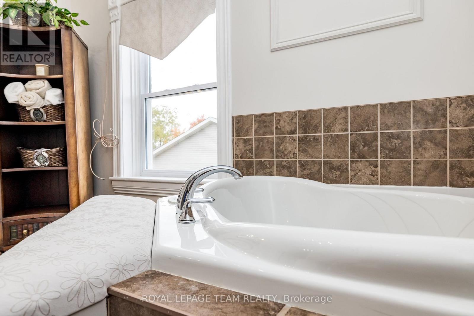 Photo 41 of 294 Dumbrille Street, North Grenville ON