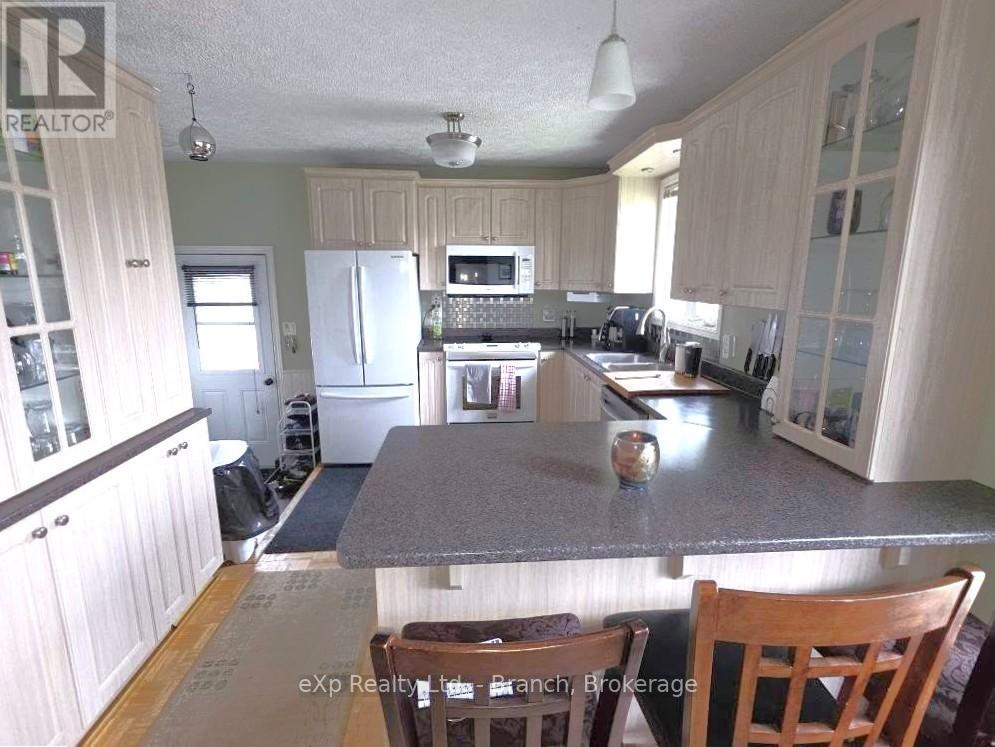 Photo 5 of 17 Gauthier Street, Fauquierstrickland ON
