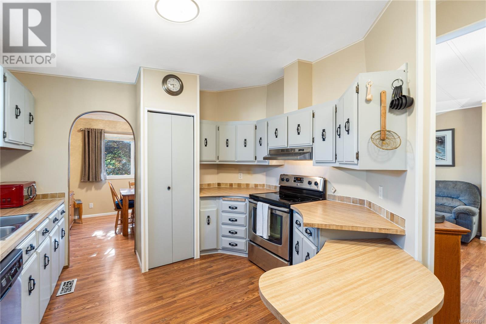 Photo 5 of 40 2501 Labieux Rd, Nanaimo BC