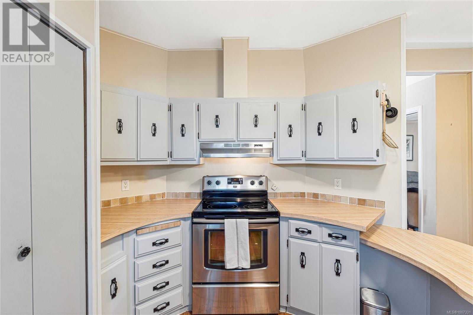 Photo 33 of 40 2501 Labieux Rd, Nanaimo BC