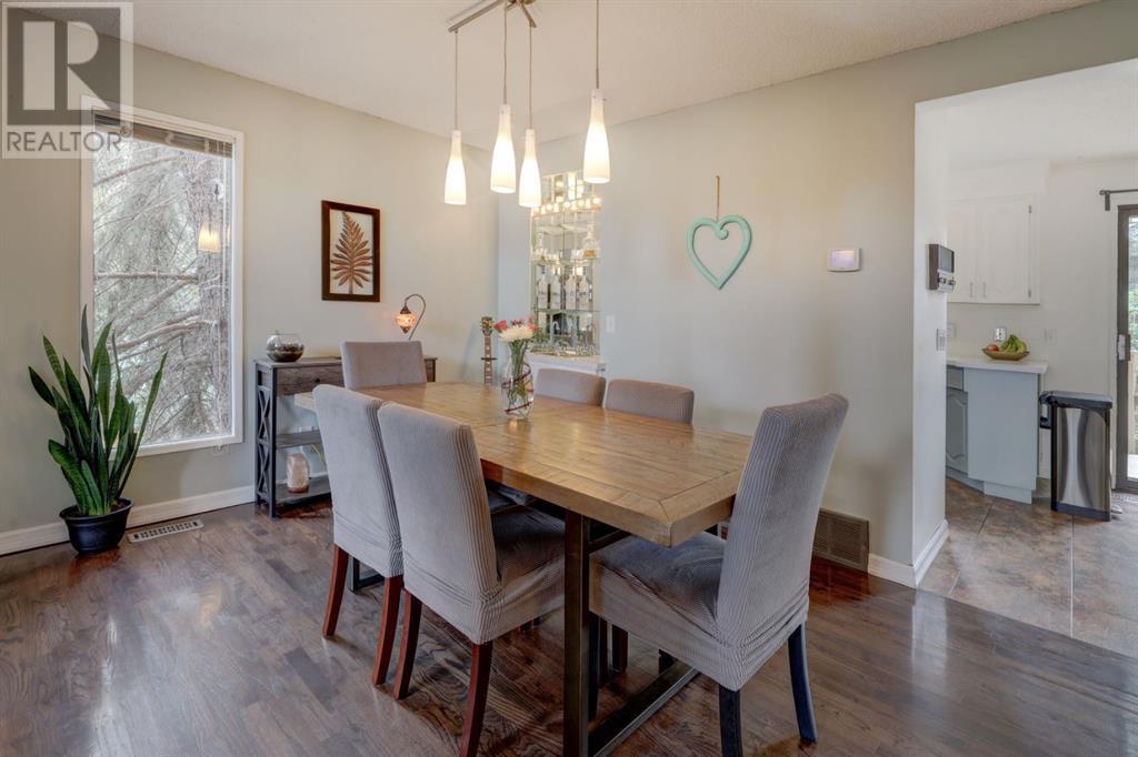 Single Family House for Sale in   Silver Springs Road NW Silver Springs Calgary 